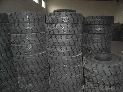 四川成都實(shí)心輪胎 叉車輪胎 工程鋼圈